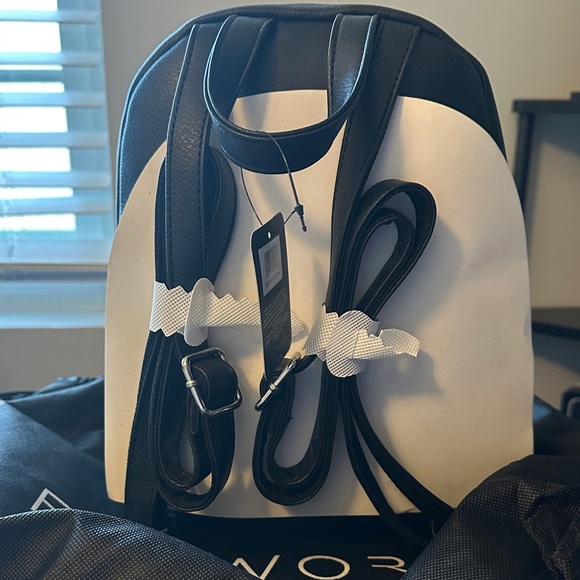 Ghostface scream bioworld Black and White Backpack Glow-in-the-Dark Design NWT - Picture 4 of 6